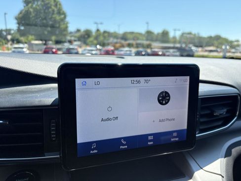 Used 2023 Ford Explorer XLT w/ Equipment Group 202A AWD/4WD image 9