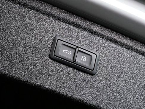 Used 2025 Audi Q5 2.0T Premium Plus w/ Premium Plus Package image 28