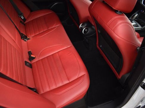 Used 2022 Alfa Romeo Stelvio Veloce AWD/4WD image 33
