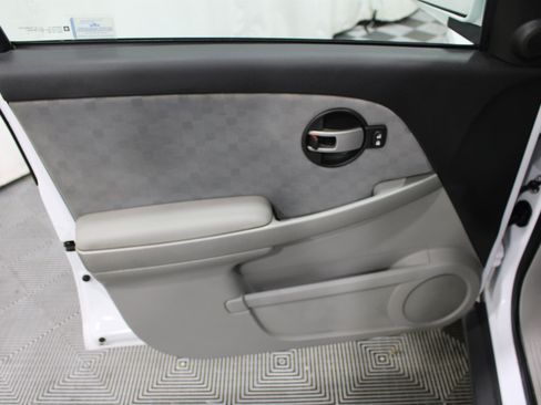 Used 2006 Chevrolet Equinox LT FWD image 6