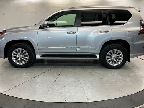 Used 2018 Lexus GX 460 Premium w/ Premium Package image 2