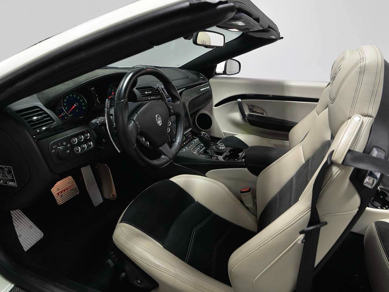 Used 2018 Maserati GranTurismo MC RWD image 11