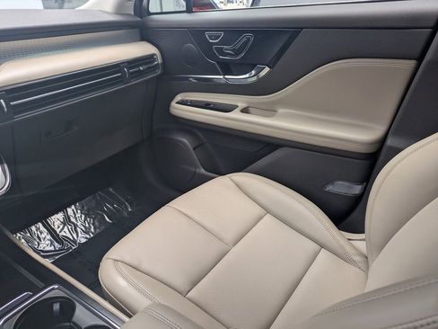 Certified 2024 Lincoln Corsair FWD w/ Equipment Group 101A image 19