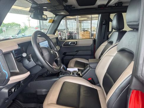 Used 2024 Ford Bronco Wildtrak AWD/4WD image 11