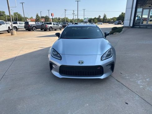Used 2023 Toyota GR86 Premium w/ ALL Weather Mat Package (TMS) RWD image 2