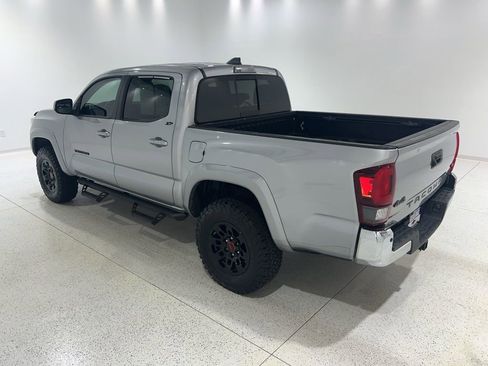 Used 2020 Toyota Tacoma SR5 image 3