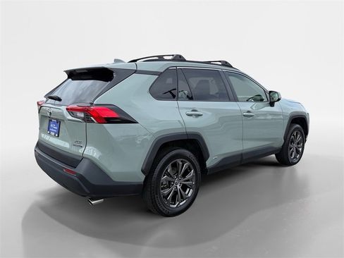 Used 2023 Toyota RAV4 XLE Premium image 6