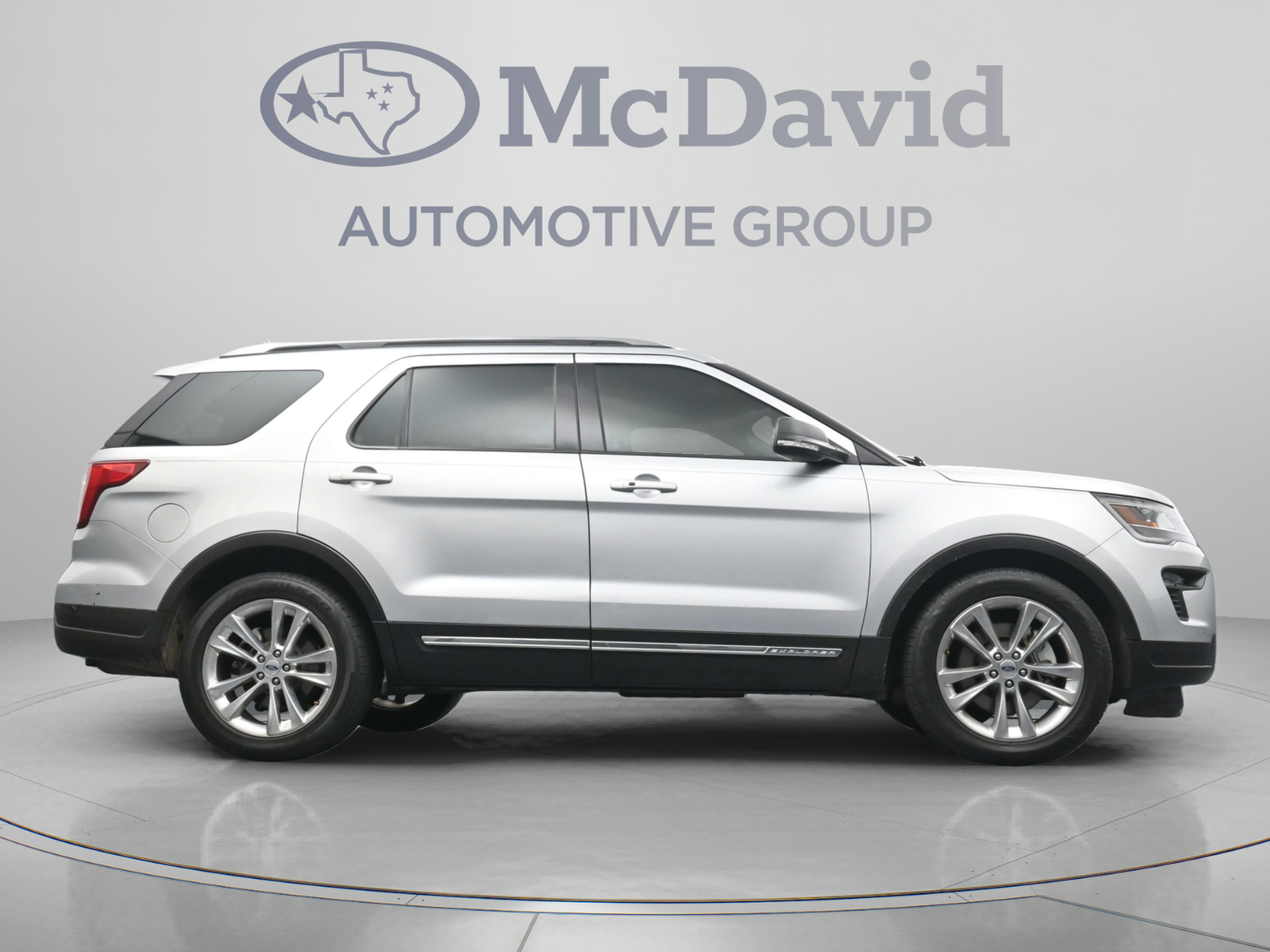 Used 2019 Ford Explorer XLT w/ Equipment Group 202A FWD image 32