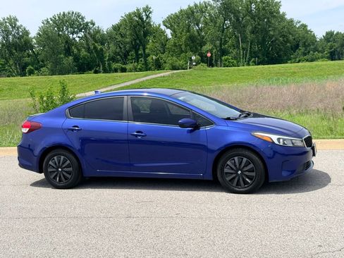 Used 2017 Kia Forte LX FWD image 25