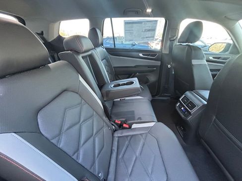 New 2026 Volkswagen Atlas Peak Edition image 15