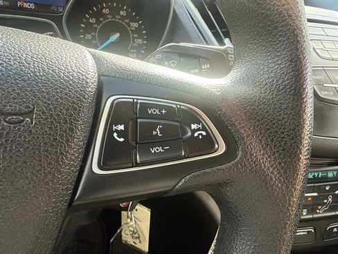 Certified 2018 Ford Escape SE image 30