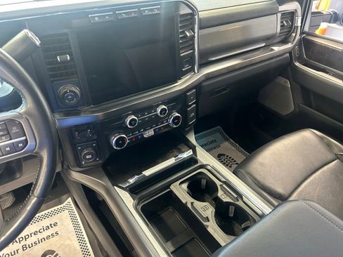 Used 2023 Ford F250 Lariat w/ Lariat Ultimate Package AWD/4WD image 4