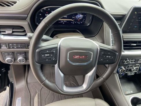 Certified 2024 GMC Yukon XL SLT w/ SLT Luxury Package AWD/4WD image 16