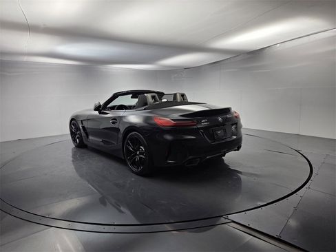 Used 2023 BMW Z4 M40i w/ Premium Package image 9