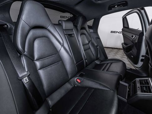 Used 2020 Porsche Panamera Base image 19