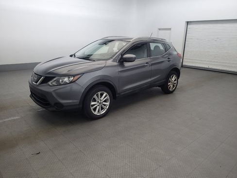 Used 2019 Nissan Rogue Sport SV FWD image 2