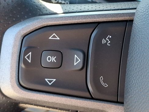 Used 2024 RAM 2500 Tradesman w/ Chrome Appearance Group image 17