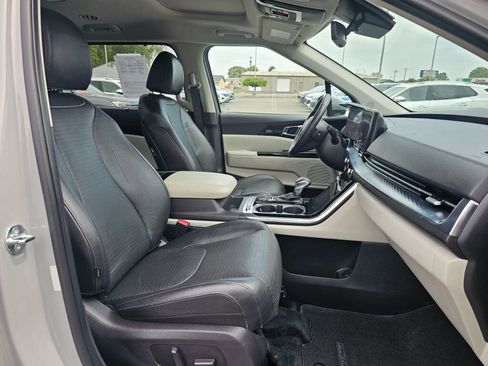 Used 2024 Kia Carnival SX Prestige FWD image 14