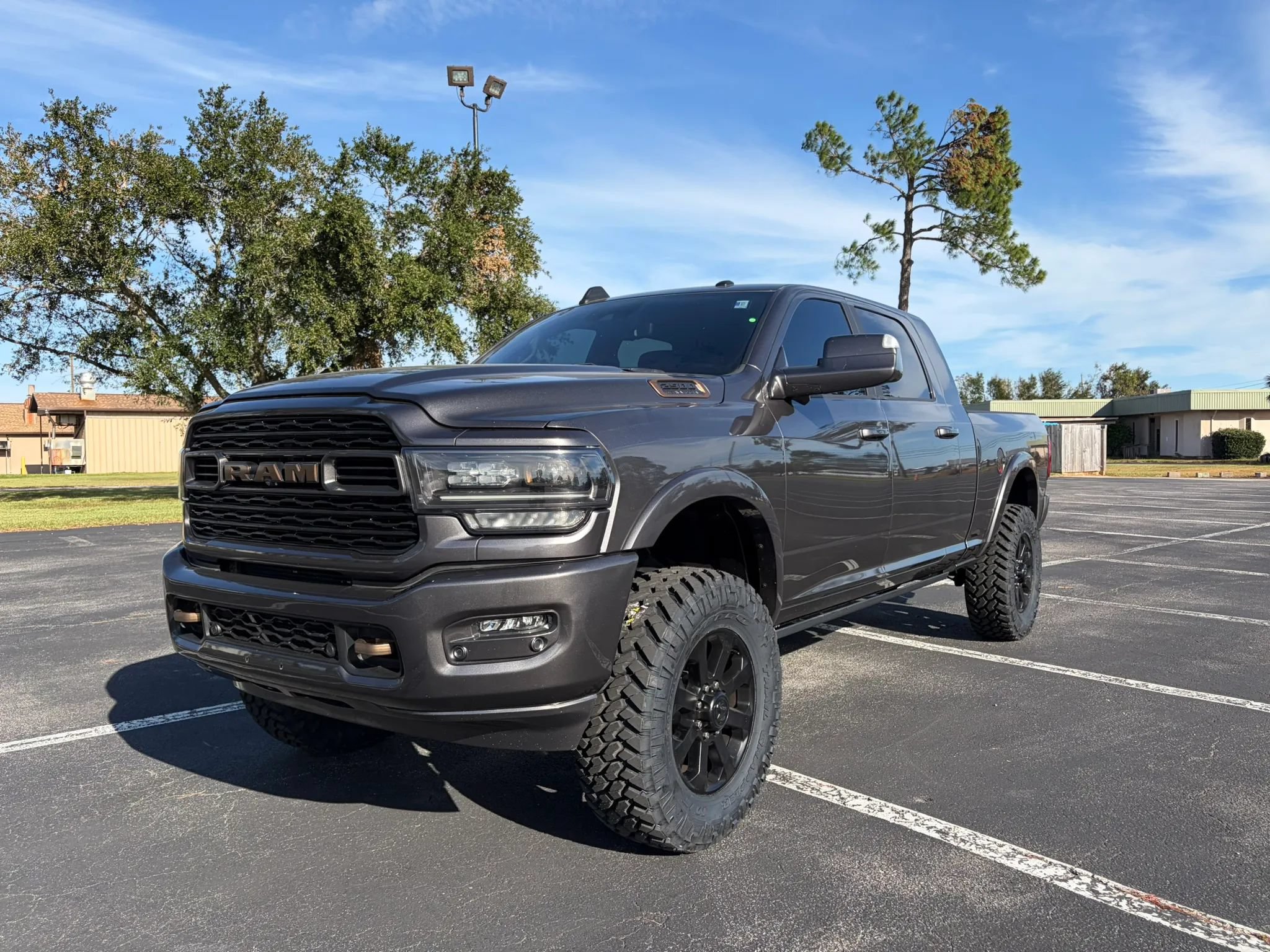 Used 2021 RAM 2500 Limited AWD/4WD image 2