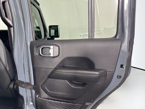 Used 2024 Jeep Wrangler Unlimited Sahara AWD/4WD image 28