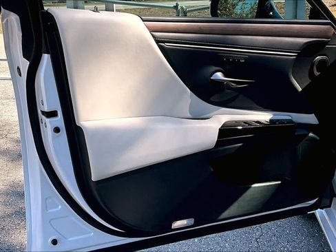 Used 2024 Lexus ES 350 w/ Premium Package image 25