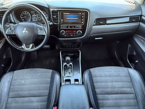 Used 2019 Mitsubishi Outlander SE FWD image 16