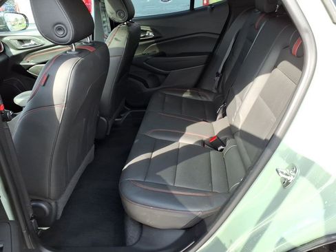 Used 2024 Chevrolet Trax RS w/ Sunroof Package image 12