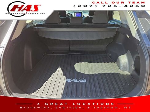 Used 2023 Toyota RAV4 LE AWD/4WD image 10
