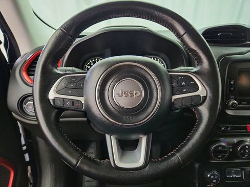 Used 2017 Jeep Renegade Trailhawk AWD/4WD image 12