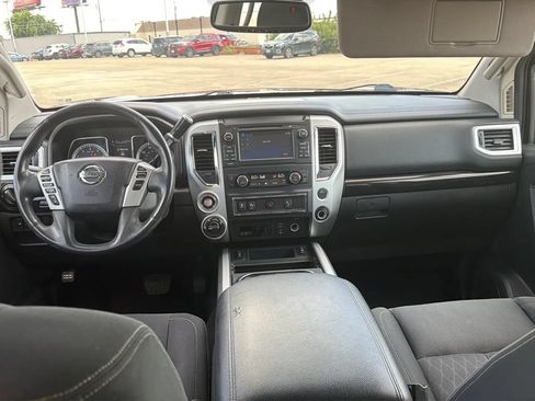 Used 2017 Nissan Titan SV AWD/4WD image 27