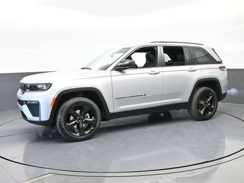New 2026 Jeep Grand Cherokee Limited w/ Limited Altitude Package RWD image 2