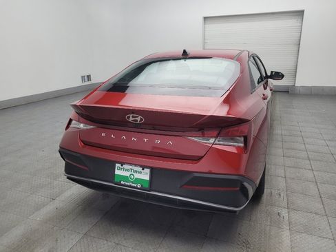 Used 2024 Hyundai Elantra SEL FWD image 7