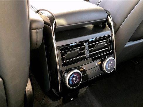 Used 2025 Land Rover Range Rover Sport Dynamic SE image 34