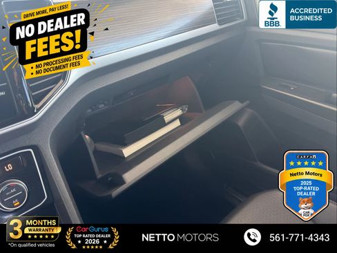 Used 2018 Volkswagen Atlas SEL AWD/4WD image 32