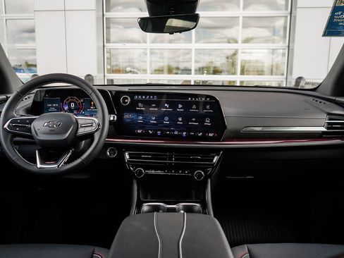 New 2026 Chevrolet Traverse Z71 w/ Driver Confidence Package image 17