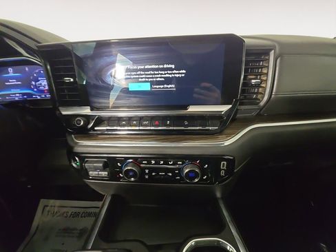 Used 2024 Chevrolet Silverado 1500 LT Trail Boss w/ Convenience Package II image 11