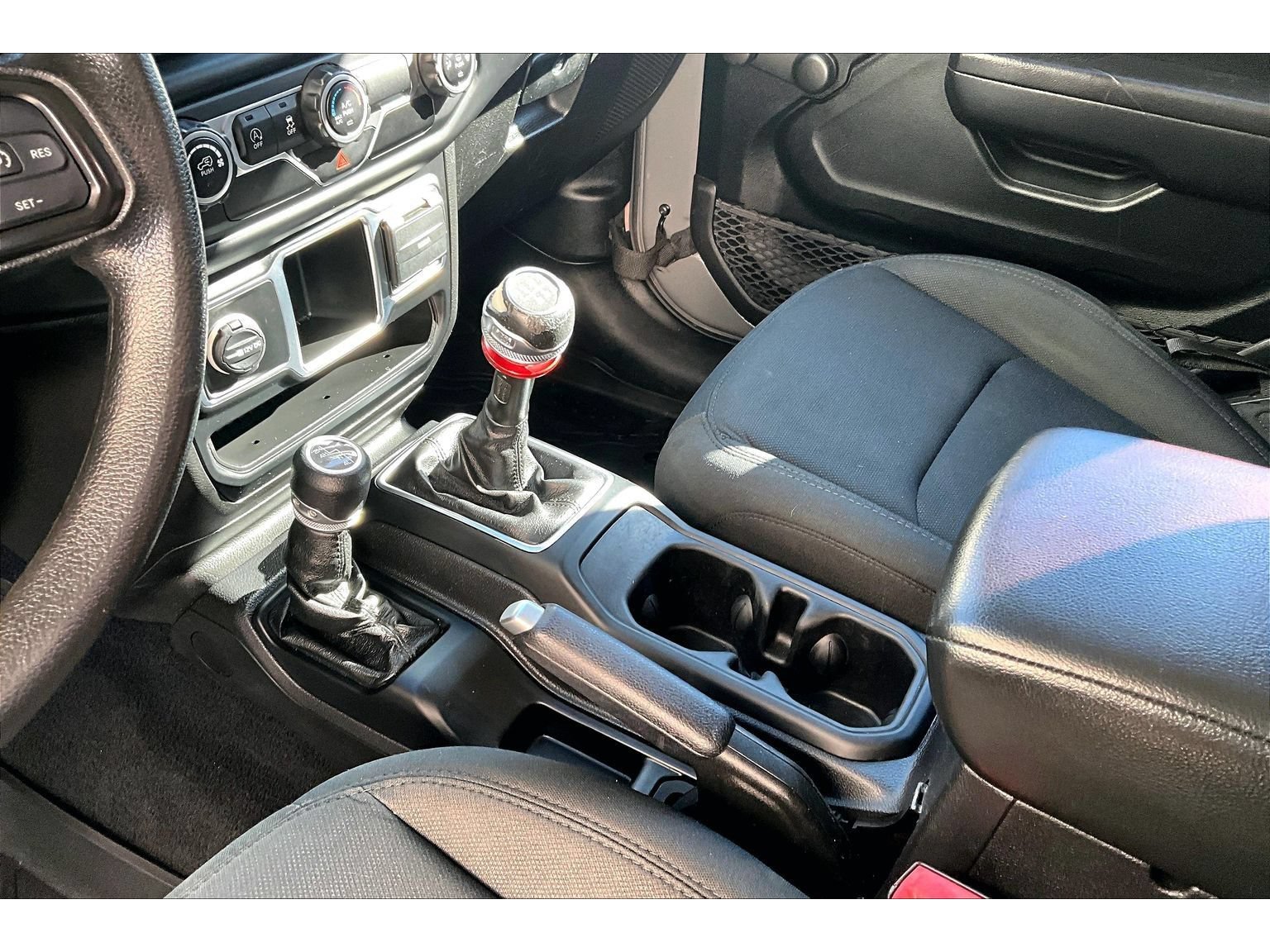 Used 2021 Jeep Wrangler Sport AWD/4WD image 17