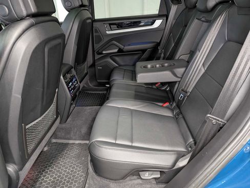 Used 2024 Porsche Cayenne S image 20