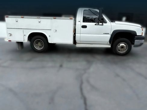 Used 2005 Chevrolet Silverado 3500 2WD Regular Cab image 6