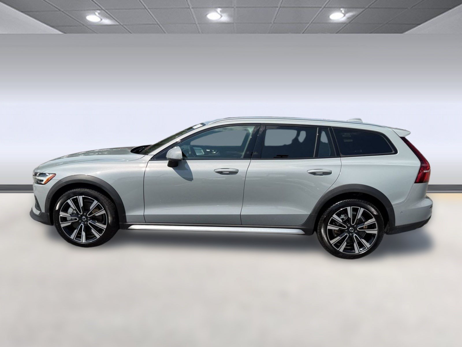 Certified 2025 Volvo V60 B5 Cross Country Ultra AWD/4WD image 2