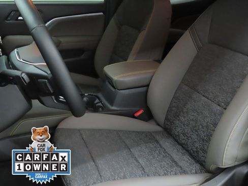 Used 2024 Chevrolet Colorado ZR2 w/ Technology Package AWD/4WD image 12