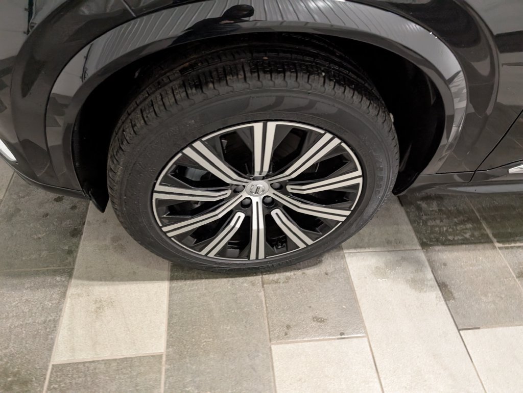 Used 2025 Volvo XC90 B5 Core AWD/4WD image 7