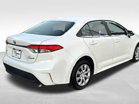 Used 2024 Toyota Corolla LE image 30