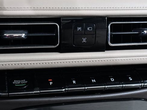 Used 2021 Lincoln Nautilus Reserve image 28