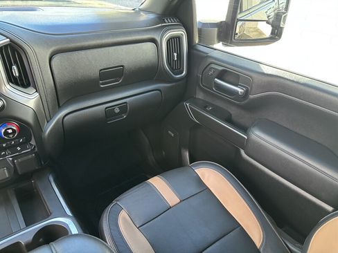 Used 2021 Chevrolet Silverado 2500 LTZ w/ Carhartt Edition AWD/4WD image 22