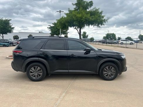 Used 2022 Nissan Pathfinder SV FWD image 6