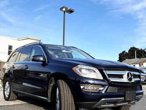 Used 2013 Mercedes-Benz GL 450 4MATIC w/ Premium 1 Pkg image 3