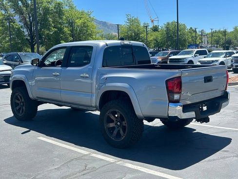 Used 2018 Toyota Tacoma SR5 AWD/4WD image 7