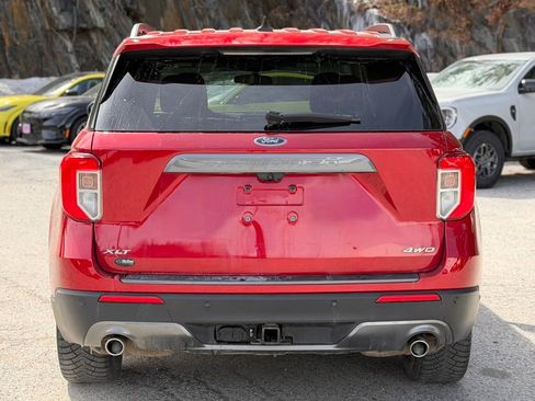 Used 2023 Ford Explorer XLT w/ Equipment Group 202A image 4