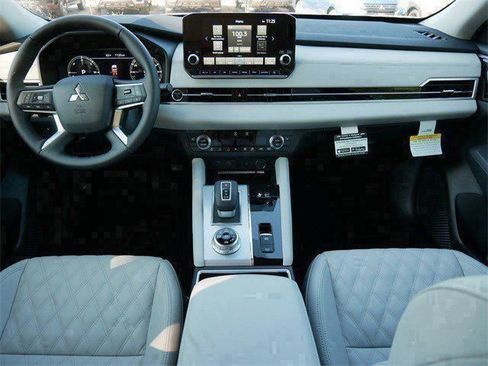 New 2025 Mitsubishi Outlander SEL image 7